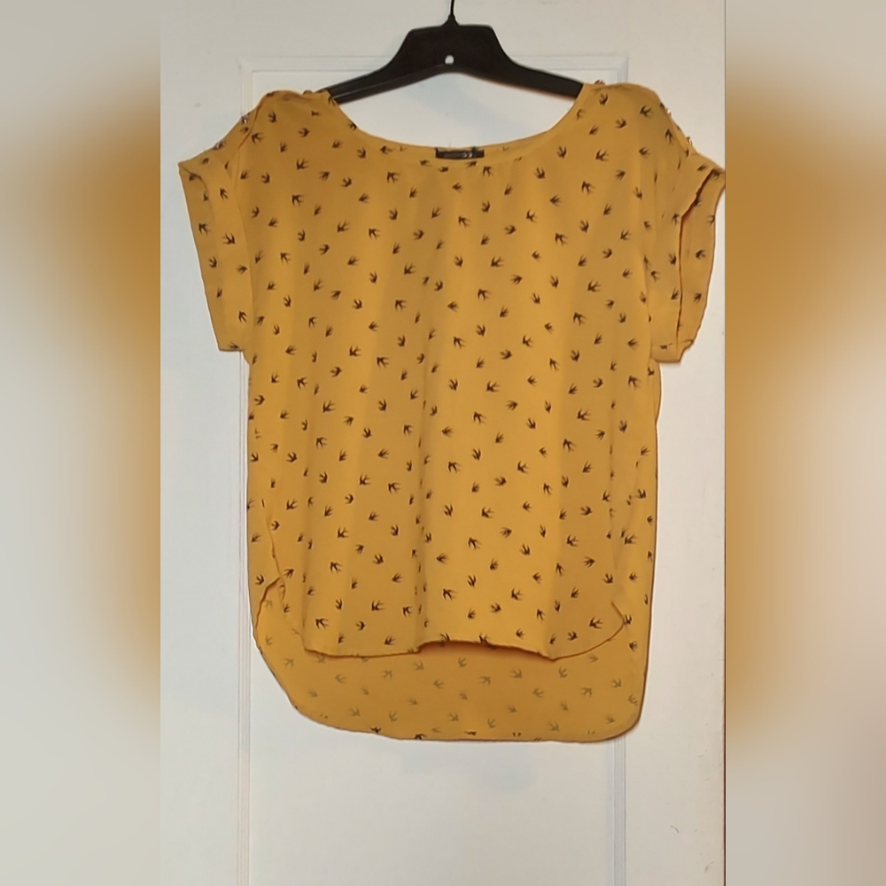 Yellow Sleeveless shirt w/ bird print art